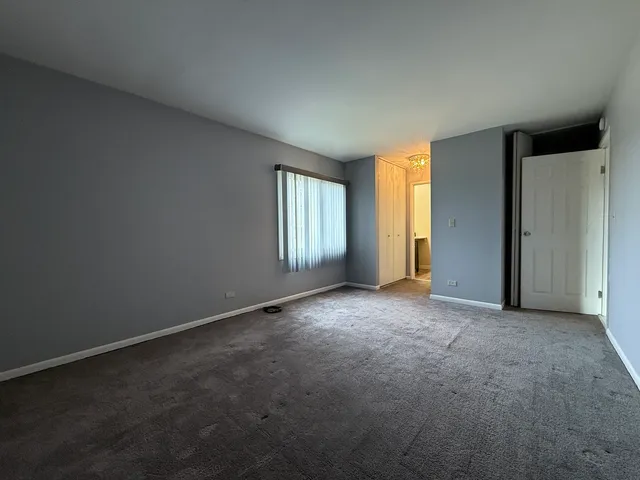 $1,900 | 3108 Roberts Drive, Unit 6, Woodridge, IL 60517