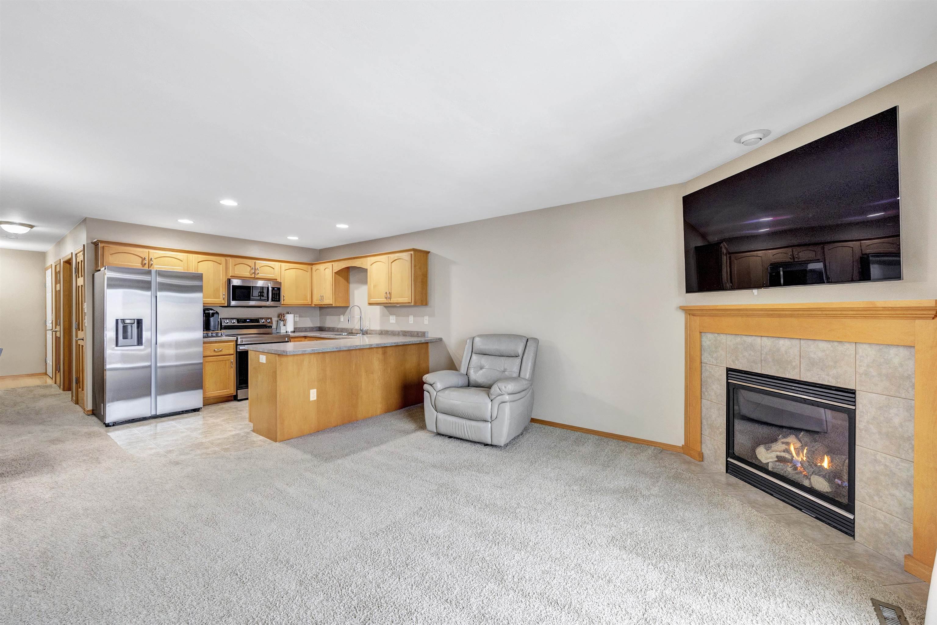 2167 Trailside Lane De Pere, WI 54115 - Photo 4 of 21