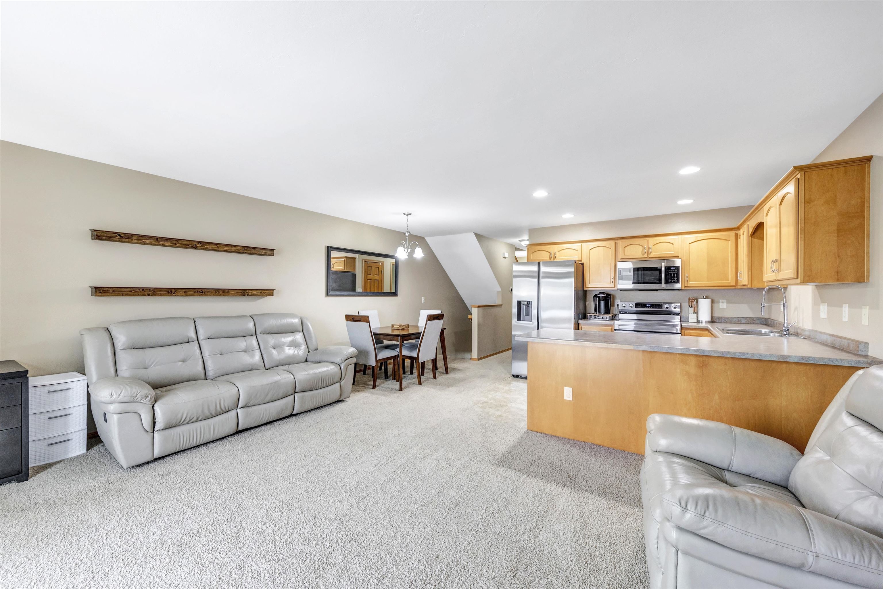 2167 Trailside Lane De Pere, WI 54115 - Photo 5 of 21