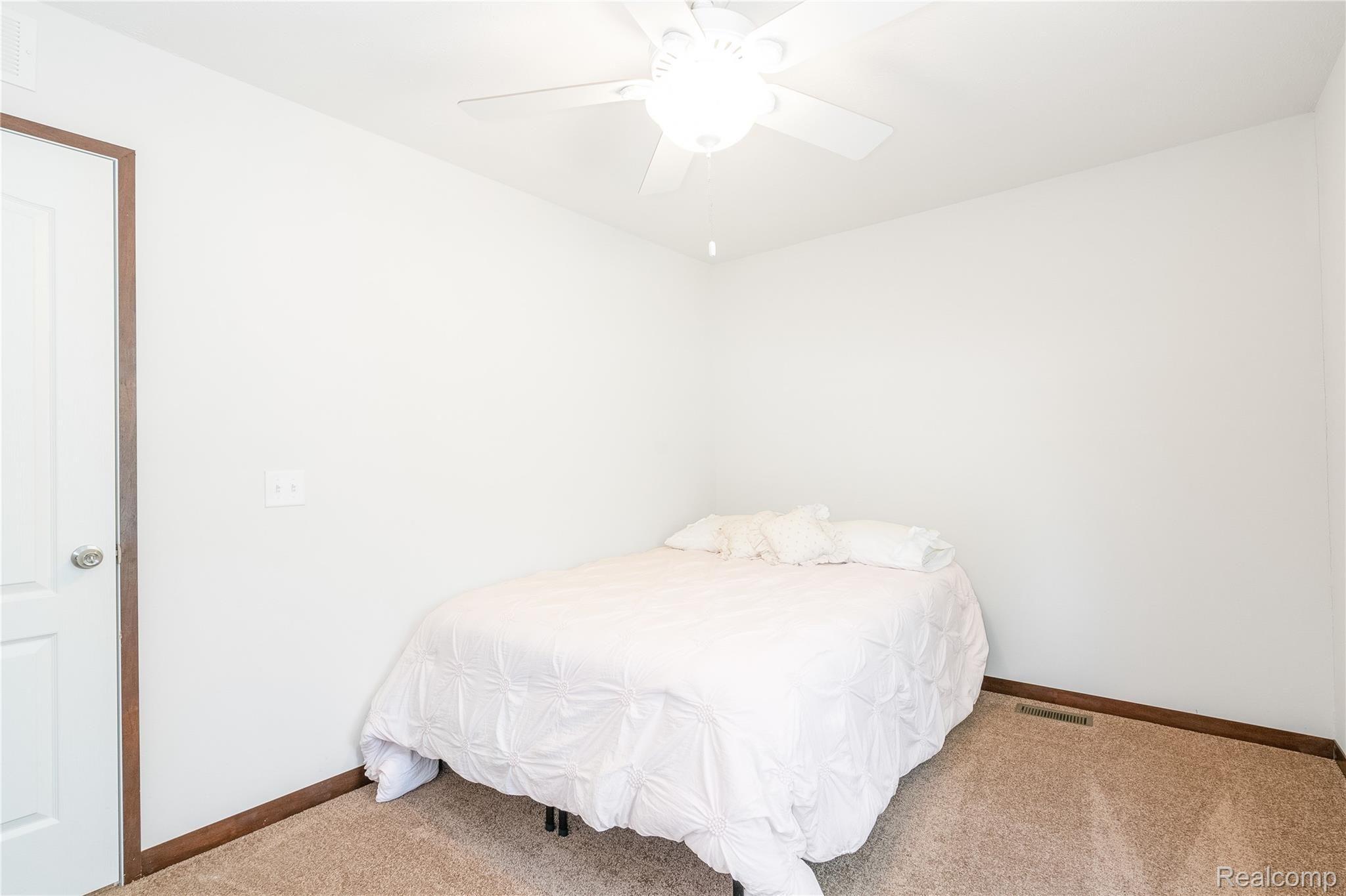 24326 Sumpter Road Belleville, MI 48111 - Photo 11 of 32 24326 Sumpter Rd-3080.jpg