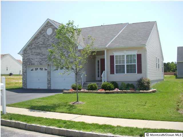 14 Inkberry Lane Howell, NJ 07731 - Photo 1 of 3 Primary Photo