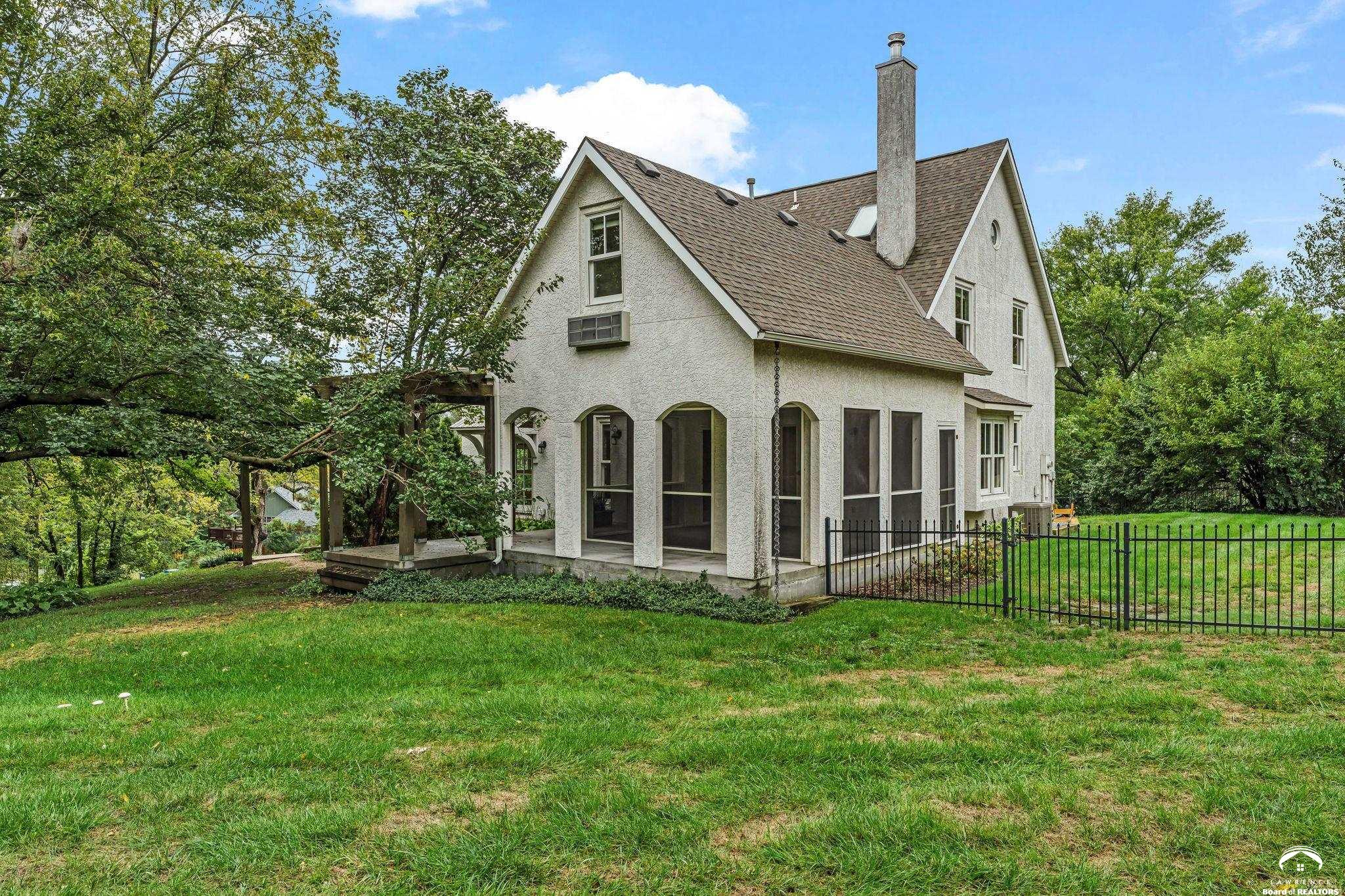 2812 Stratford Road Lawrence, KS 66049 - Photo 55 of 59 Gallery Image 55
