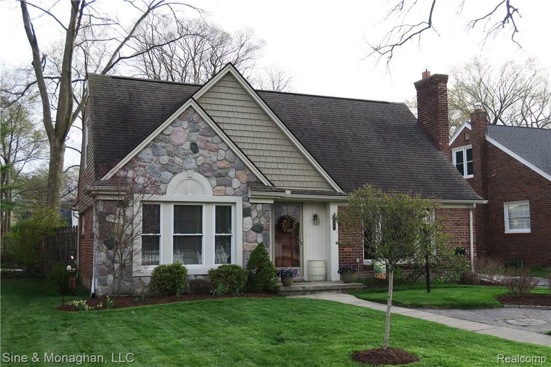 347 Kerby Road Grosse Pointe, MI 48236 - Photo 1 of 25 IMG_3512.JPG