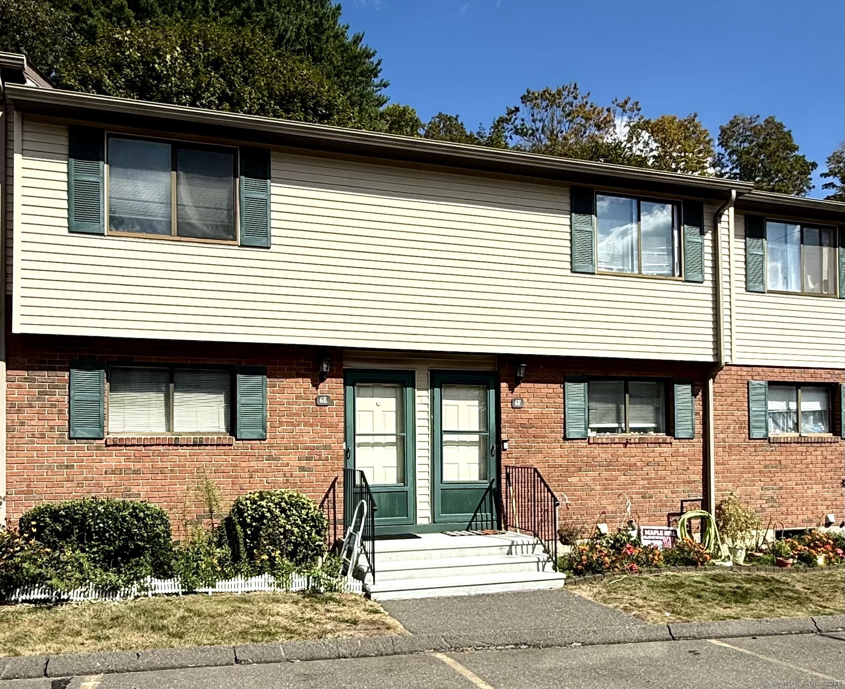 39 Horton Hill Road, Unit 6E Naugatuck, CT 06770 - Photo 1 of 1 a front view of a house