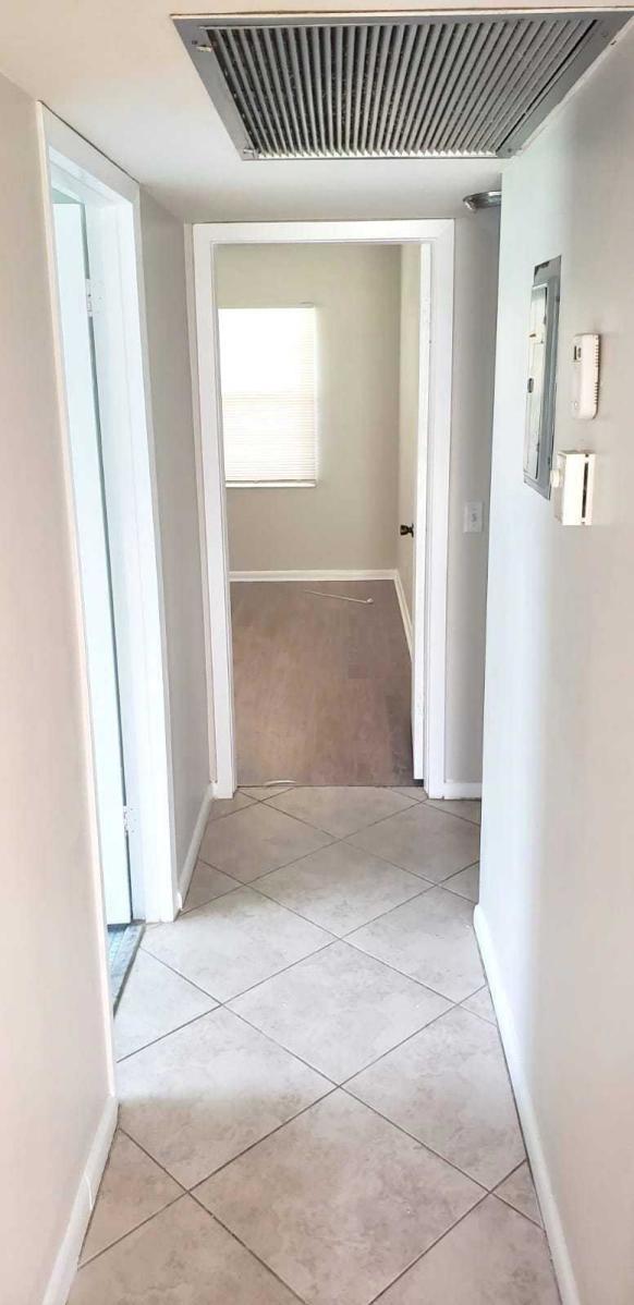 515 Fanshaw M, Unit 515 Boca Raton, FL 33434 - Photo 2 of 11 2