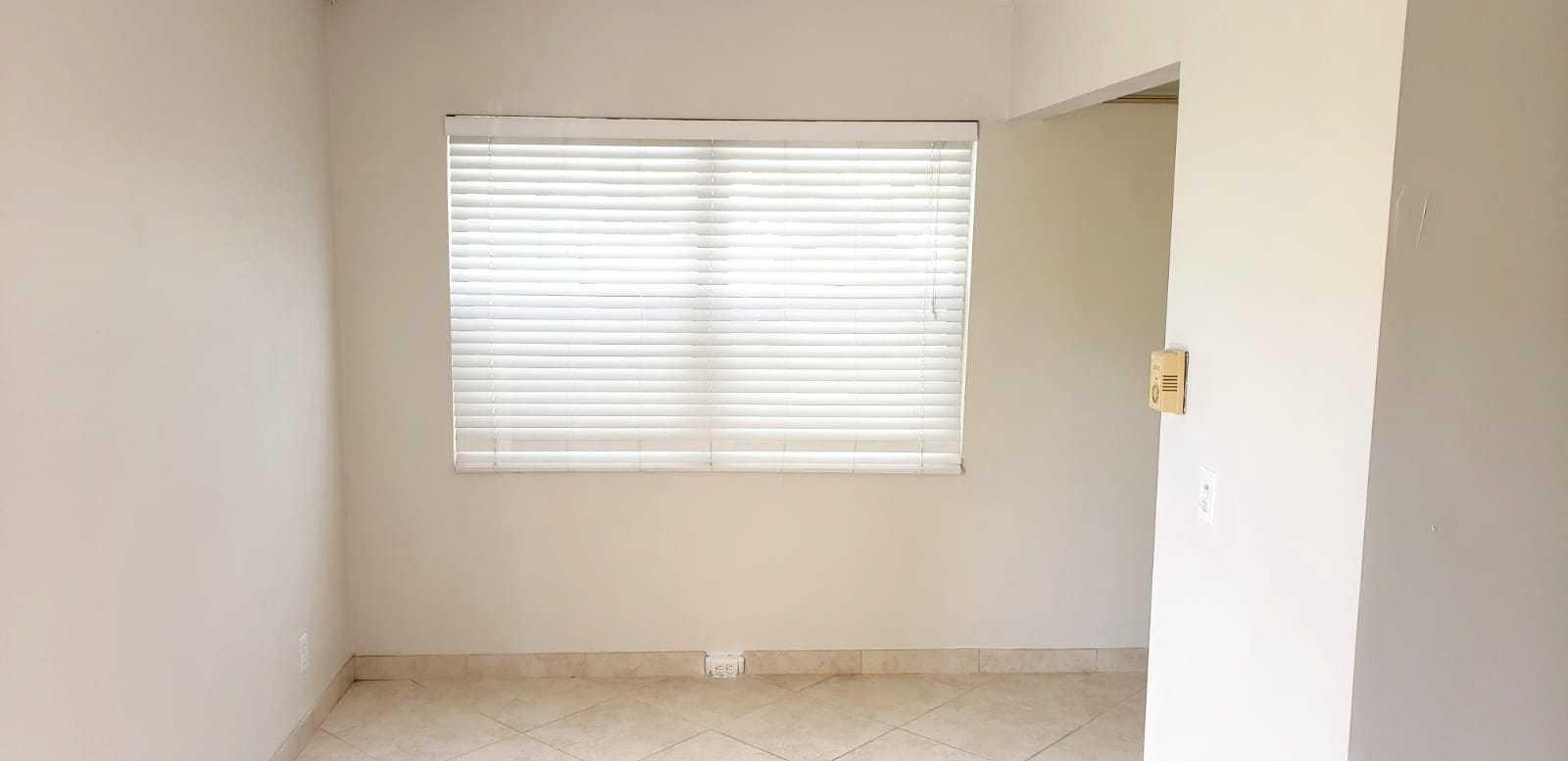515 Fanshaw M, Unit 515 Boca Raton, FL 33434 - Photo 4 of 11 4