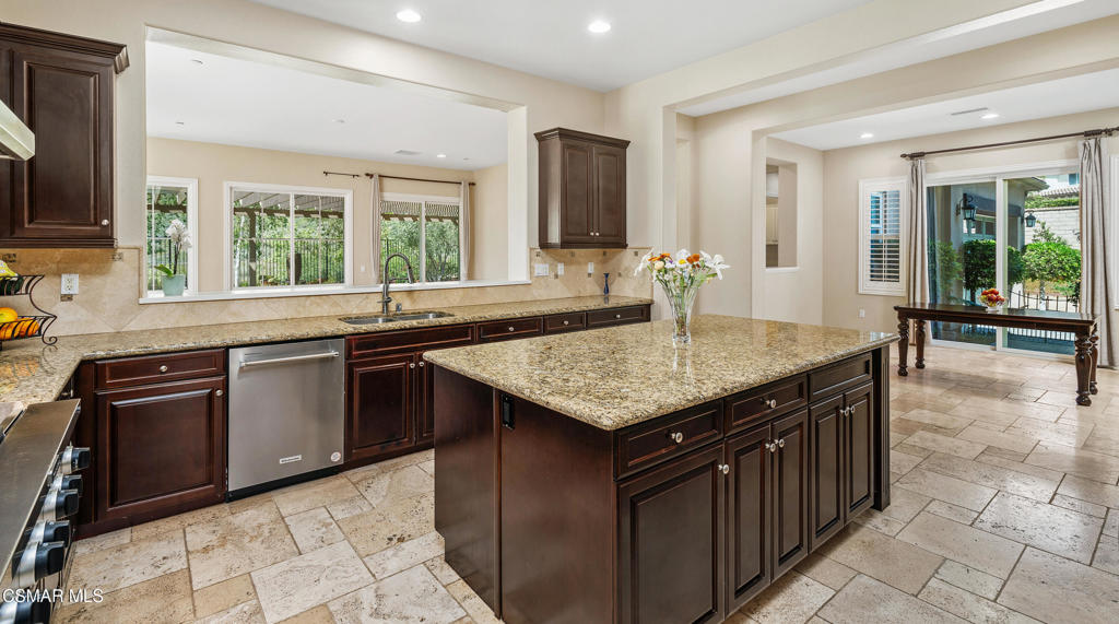 7375 Elk Run Way Moorpark, CA 93021 - Photo 15 of 46