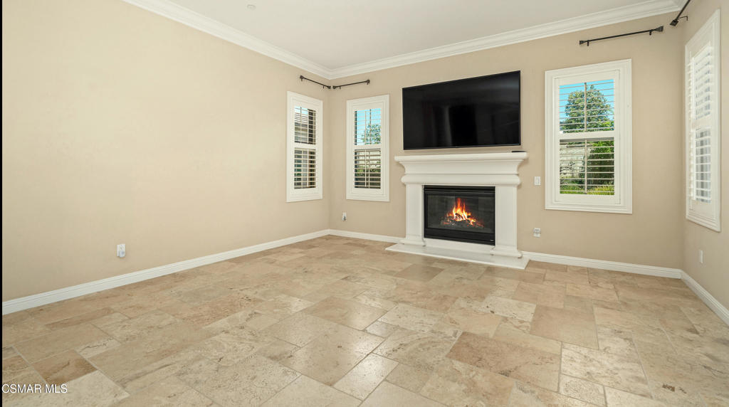 7375 Elk Run Way Moorpark, CA 93021 - Photo 5 of 46