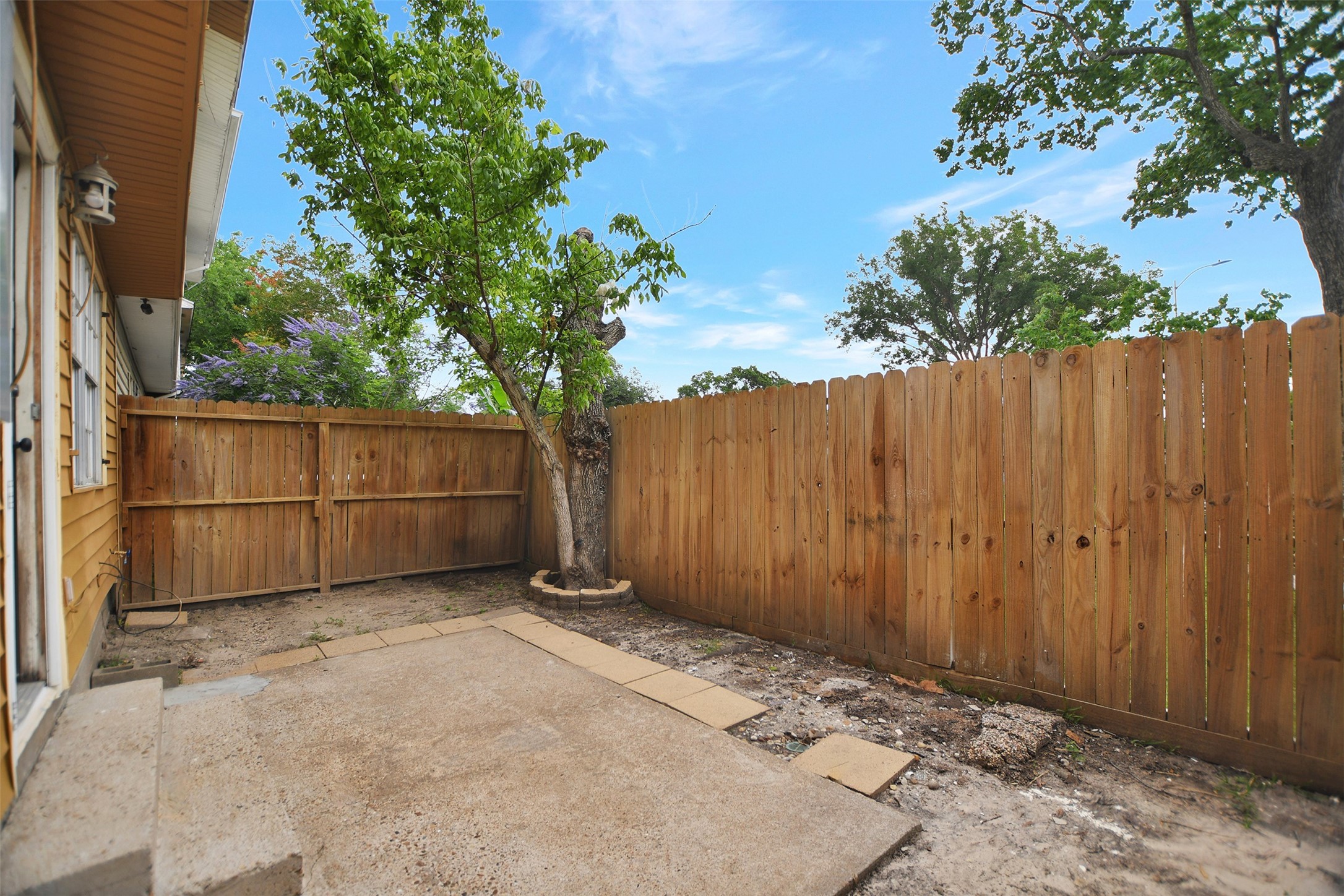 3826 Willow Springs Lane, Unit 3826 Houston, TX 77080 - Photo 40 of 43 a view of a backyard