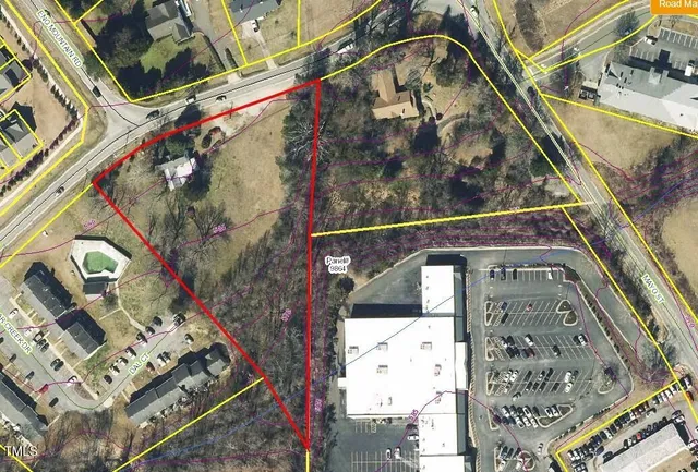 an aerial view of a yard