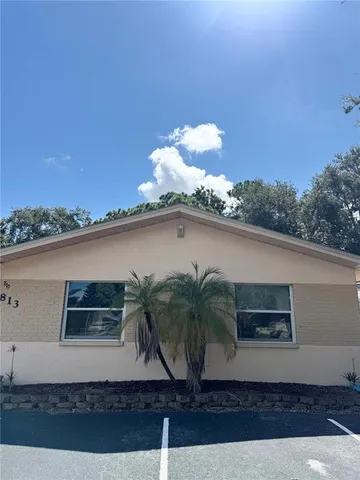 $1,500 | 813 Lake Palms Drive, Largo, FL 33771