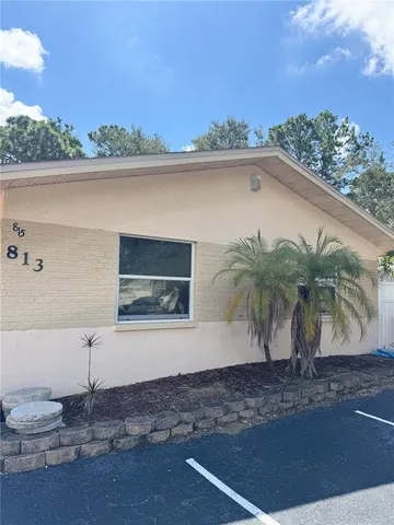 $1,500 | 813 Lake Palms Drive, Largo, FL 33771