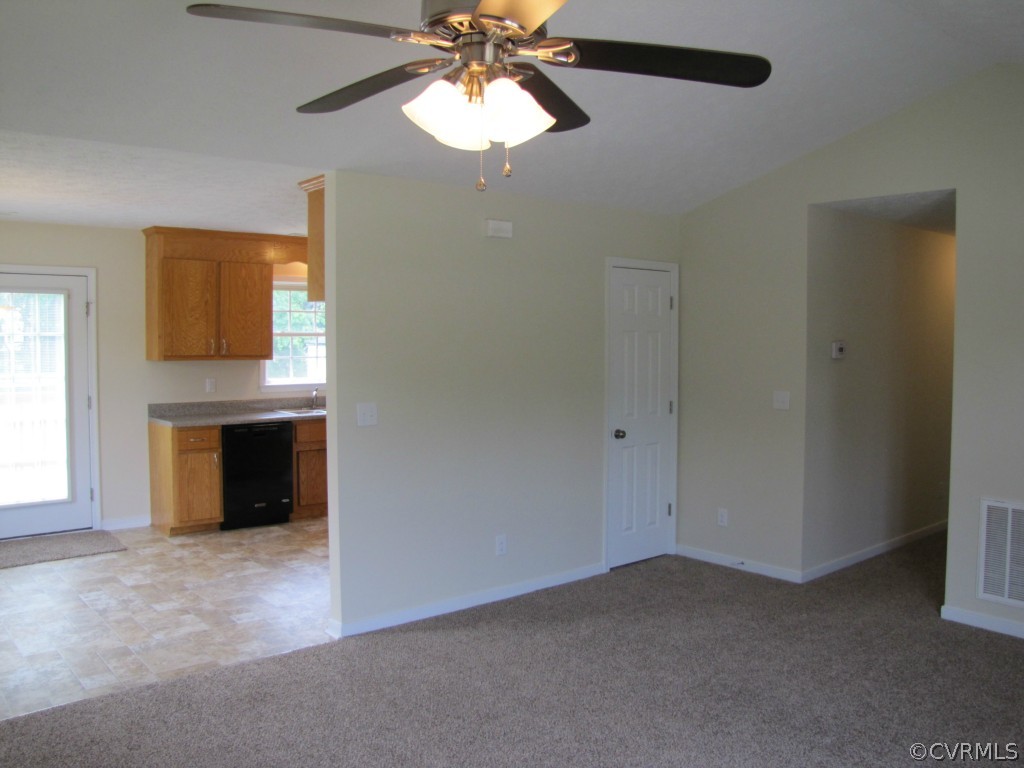 6019 Springbank Road Petersburg, VA 23803 - Photo 8 of 22