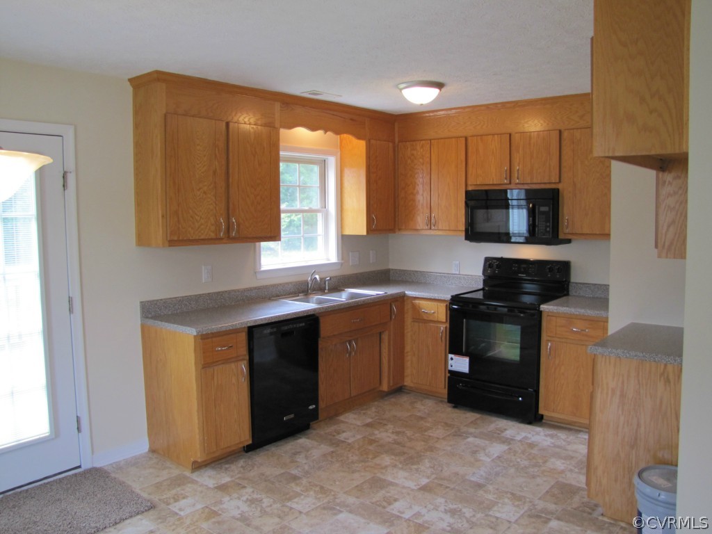 6019 Springbank Road Petersburg, VA 23803 - Photo 9 of 22