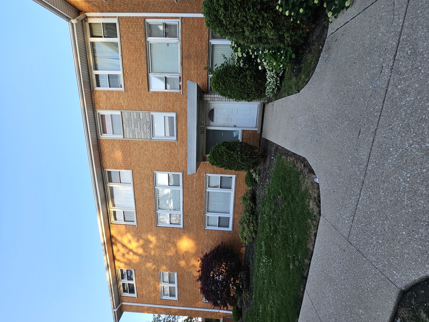 6925 West 64th Place, Unit 2F Chicago, IL 60638 - Photo 2 of 16