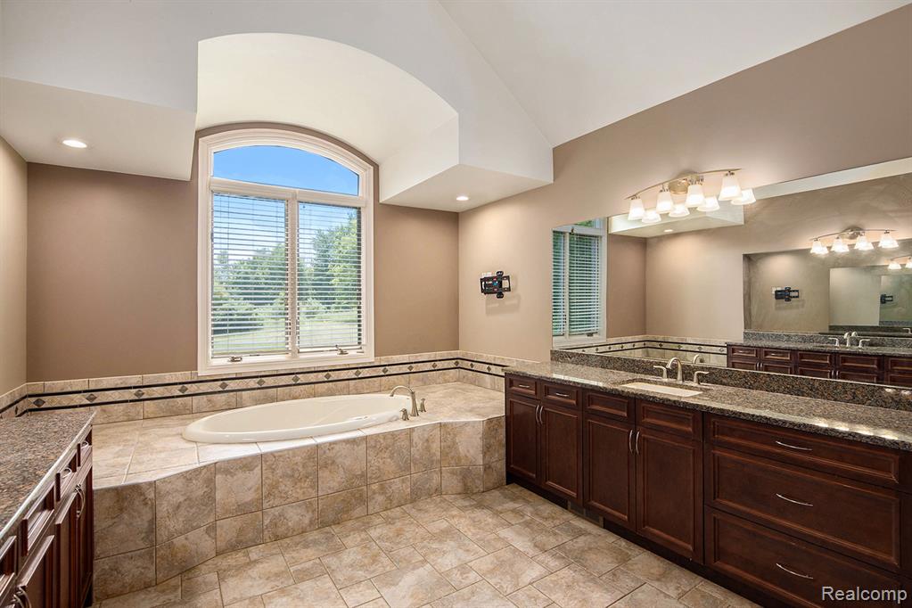 8670 Country Manor Drive Romeo, MI 48065 - Photo 19 of 50