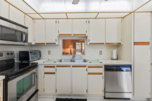 $229,900 | 190 Southeast 5th Avenue, Unit 202, Dania Beach, FL 33004