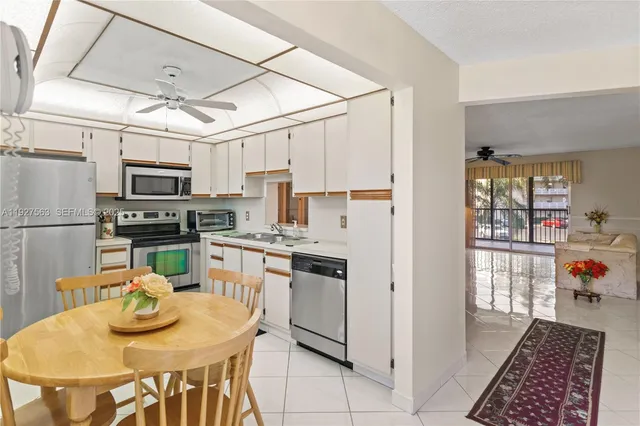 $229,900 | 190 Southeast 5th Avenue, Unit 202, Dania Beach, FL 33004