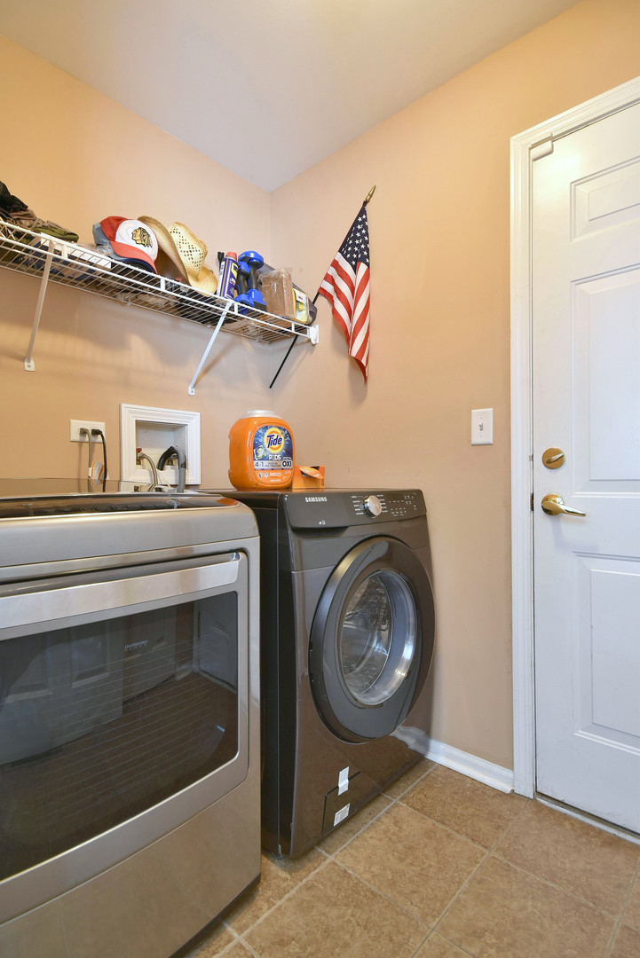 1955 Colonial Street Aurora, IL 60503 - Photo 11 of 32