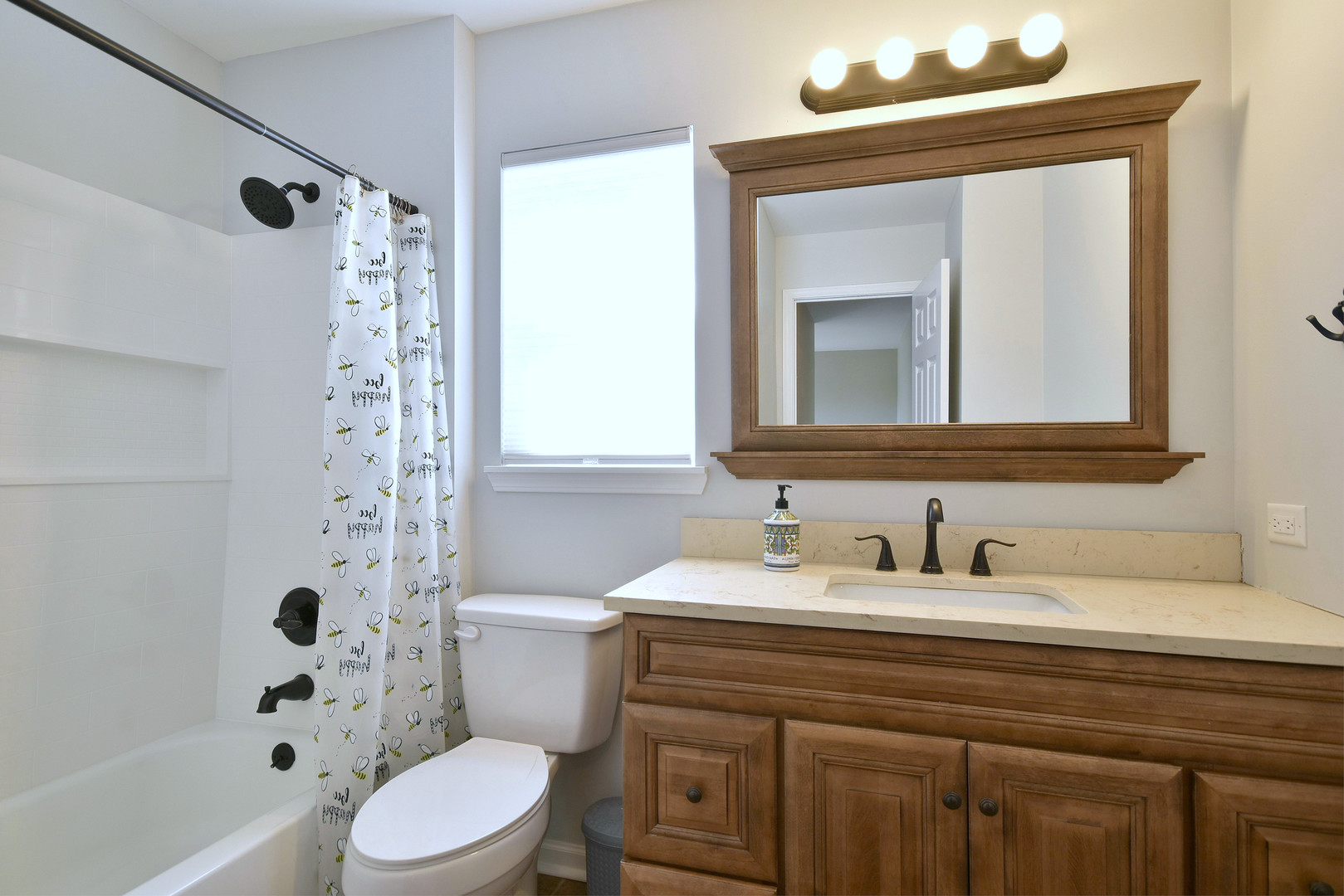 1955 Colonial Street Aurora, IL 60503 - Photo 20 of 32