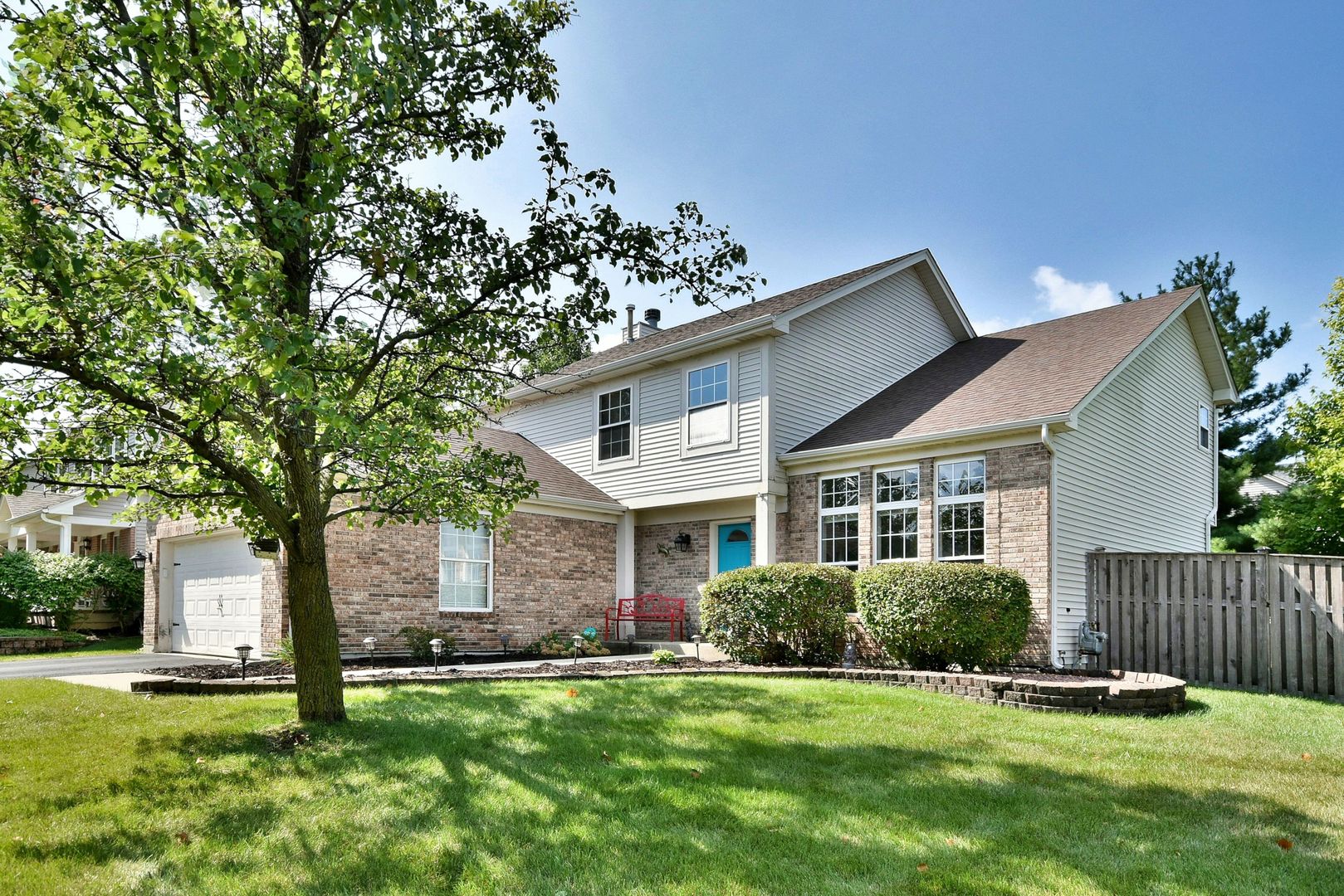 1955 Colonial Street Aurora, IL 60503 - Photo 2 of 32