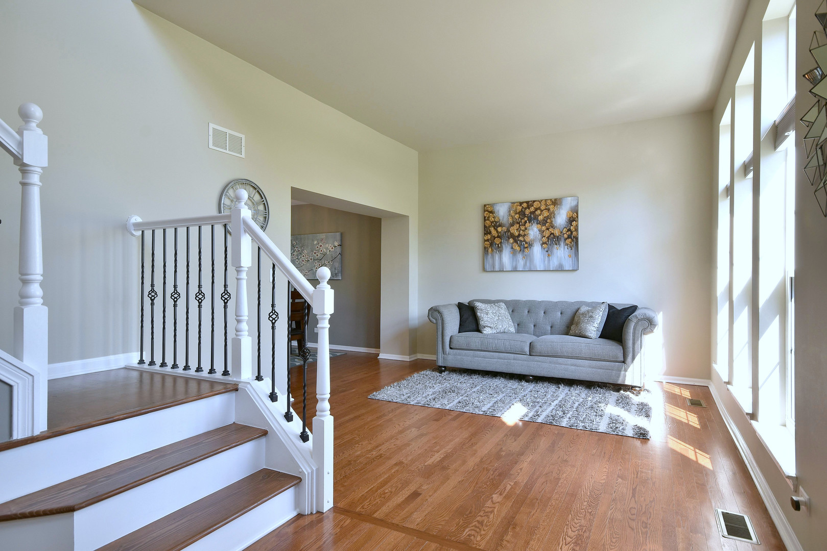 1955 Colonial Street Aurora, IL 60503 - Photo 3 of 32