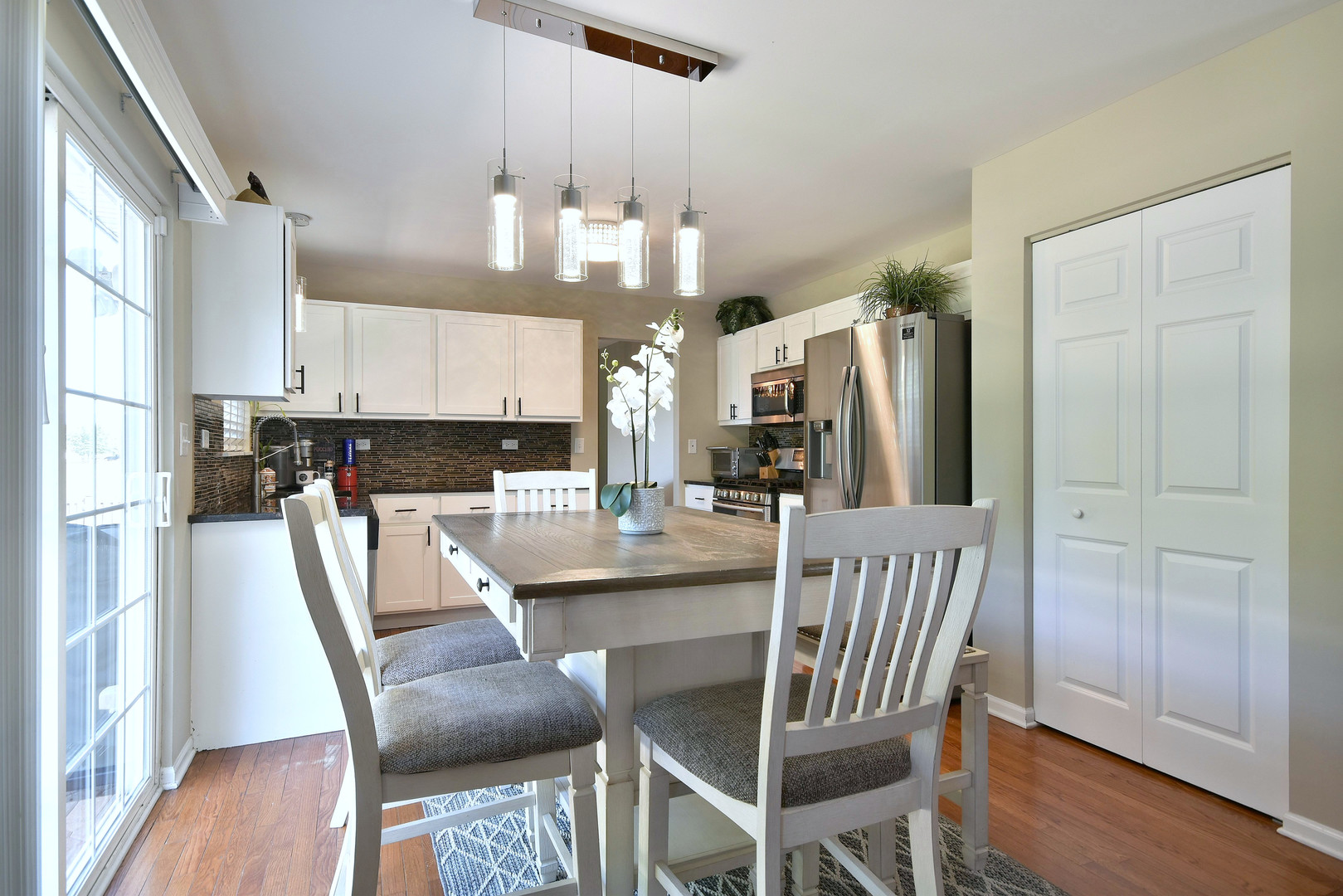 1955 Colonial Street Aurora, IL 60503 - Photo 9 of 32