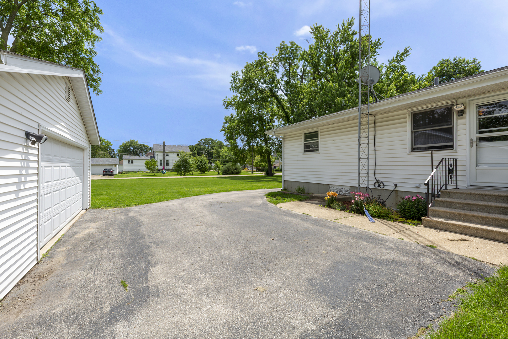 403 North 3rd Street Malta, IL 60150 - Photo 27 of 46