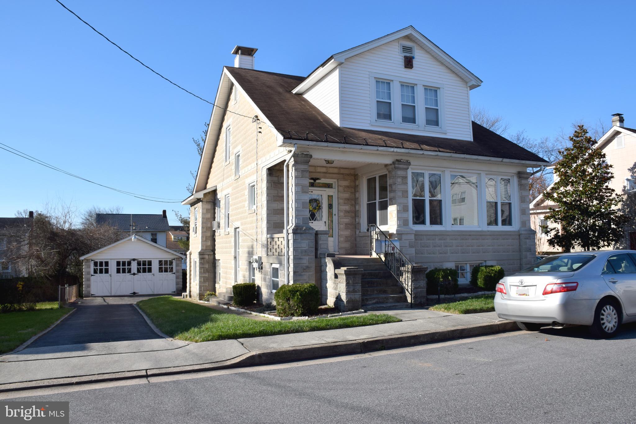 1321 Maple Avenue Baltimore, MD 21227 - Photo 2 of 31