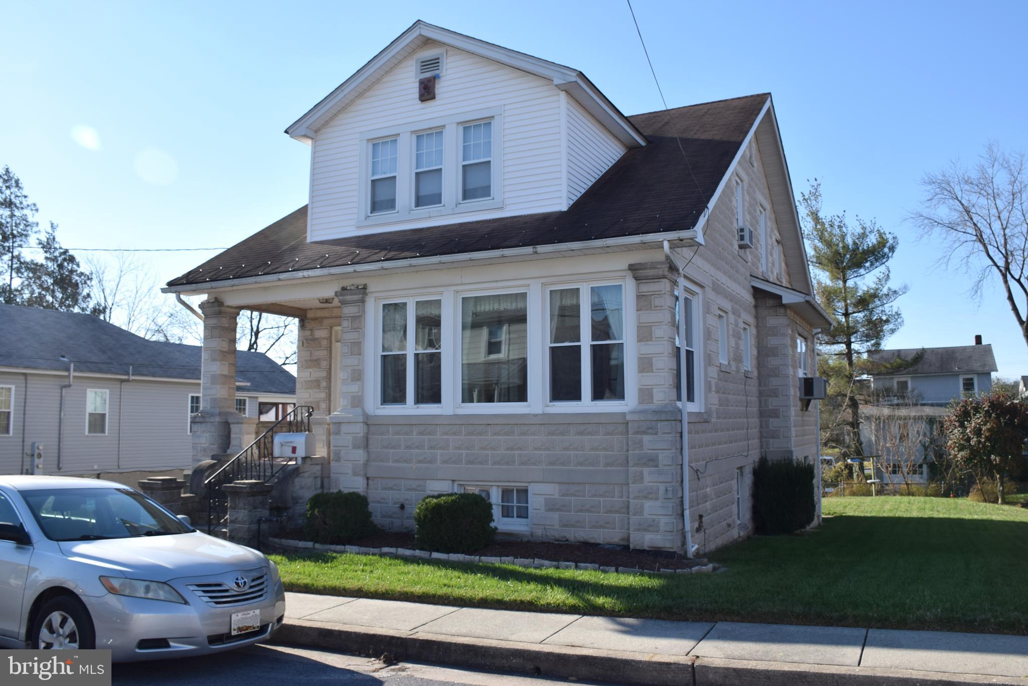 1321 Maple Avenue Baltimore, MD 21227 - Photo 3 of 31