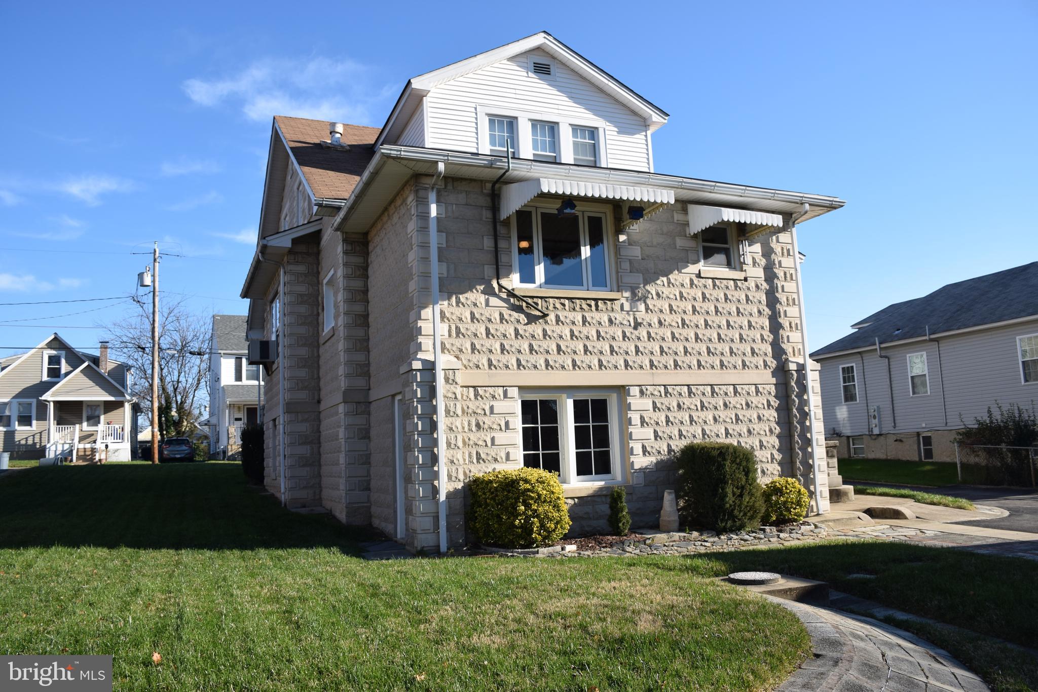 1321 Maple Avenue Baltimore, MD 21227 - Photo 4 of 31