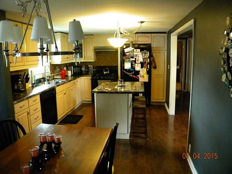 10045 Edgewood Road Brownsburg, IN 46112 - Photo 5 of 24
