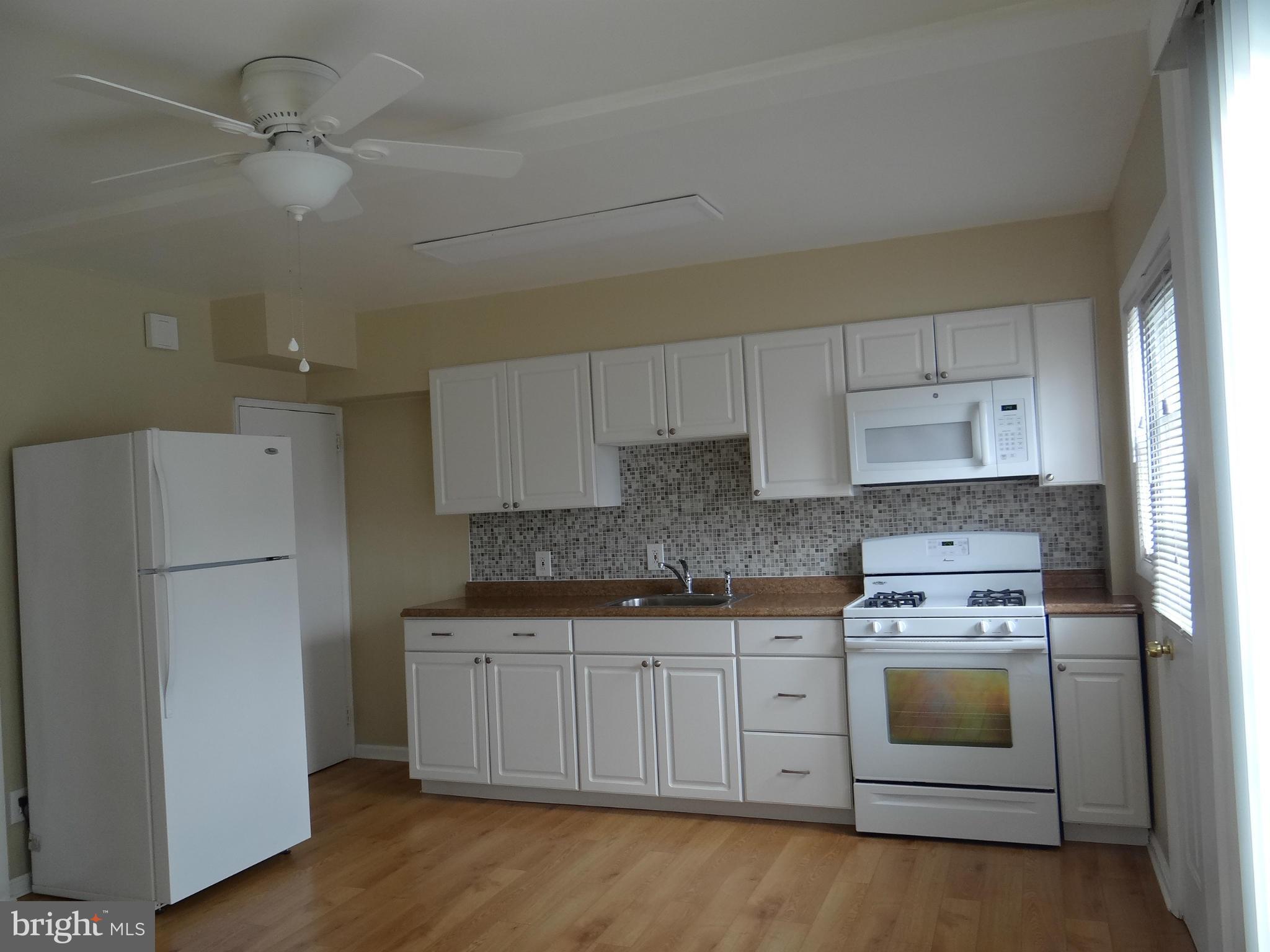 3315 North Point Road Baltimore, MD 21222 - Photo 4 of 15 Kitchen
