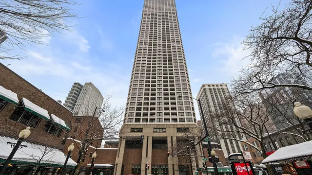 $399,000 | 1030 North State Street, Unit 34D, Chicago, IL 60610