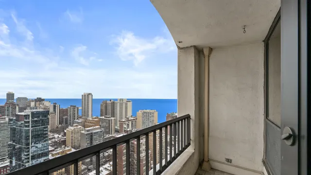 $399,000 | 1030 North State Street, Unit 34D, Chicago, IL 60610