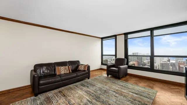 $399,000 | 1030 North State Street, Unit 34D, Chicago, IL 60610