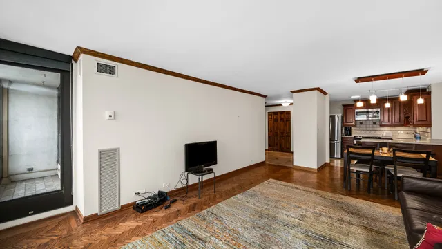 $399,000 | 1030 North State Street, Unit 34D, Chicago, IL 60610