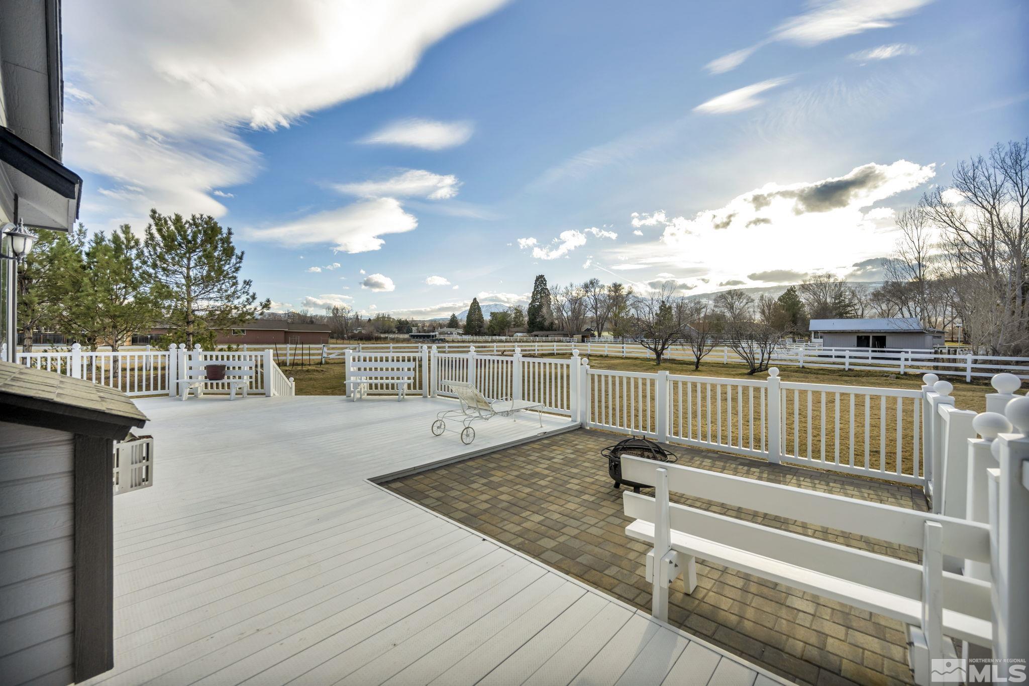 9811 Dixon Lane Reno, NV 89511 - Photo 25 of 40 a view of balcony with seating space