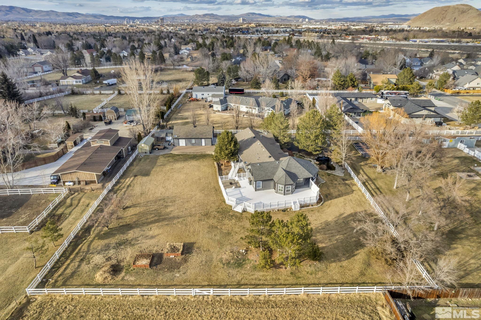 9811 Dixon Lane Reno, NV 89511 - Photo 5 of 40 a view of a city
