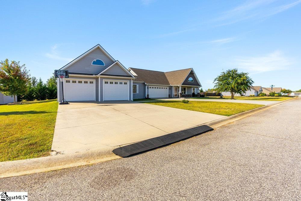 272 Gala Lane Inman, SC 29349 - Photo 2 of 36