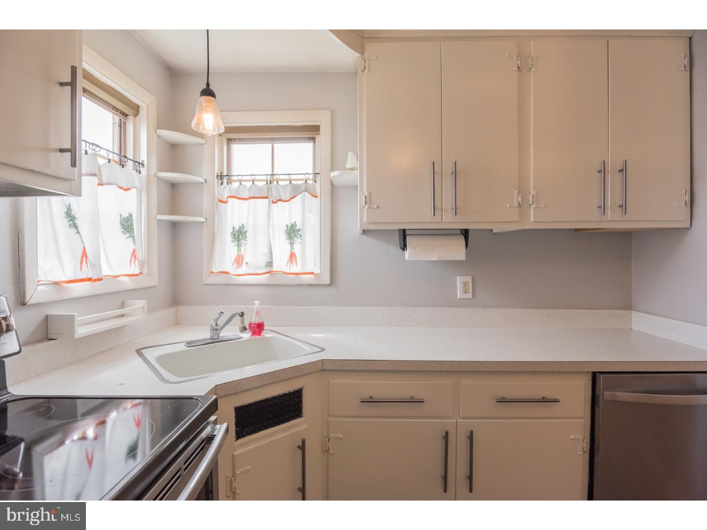 1330 Midland Road Conshohocken, PA 19428 - Photo 8 of 24 Kitchen