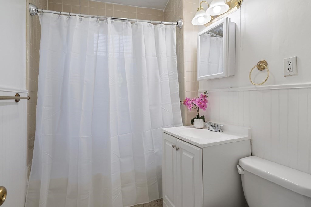 576 Washington Street, Unit 7 Brookline, MA 02446 - Photo 13 of 16