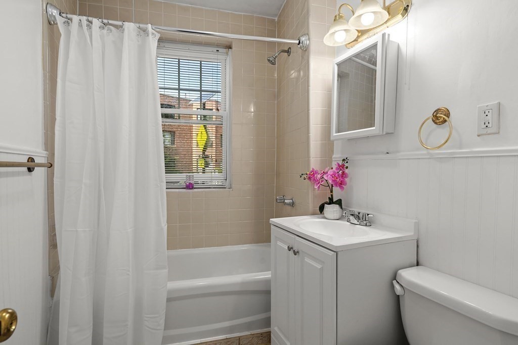 576 Washington Street, Unit 7 Brookline, MA 02446 - Photo 14 of 16