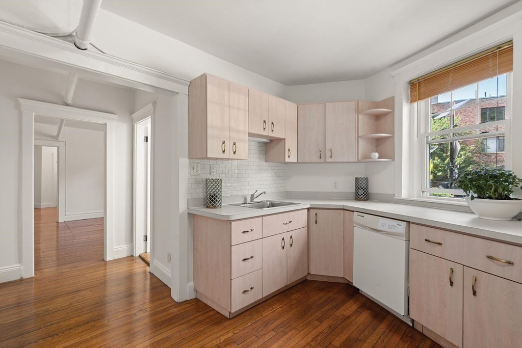 576 Washington Street, Unit 7 Brookline, MA 02446 - Photo 8 of 16