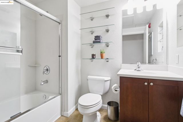 $399,000 | 6466 Hollis Street, Unit 242, Emeryville, CA 94608