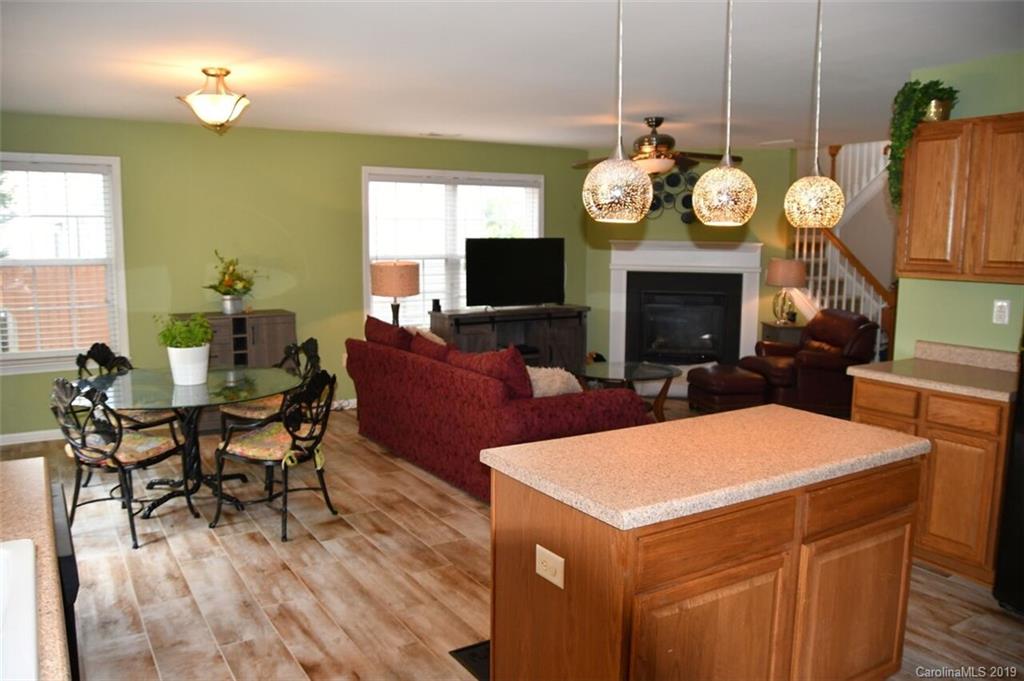 6006 Raisin Tree Lane Charlotte, NC 28215 - Photo 5 of 13 Gallery Image 5