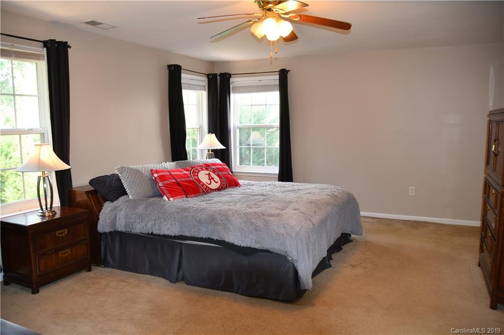 6006 Raisin Tree Lane Charlotte, NC 28215 - Photo 7 of 13 Gallery Image 7