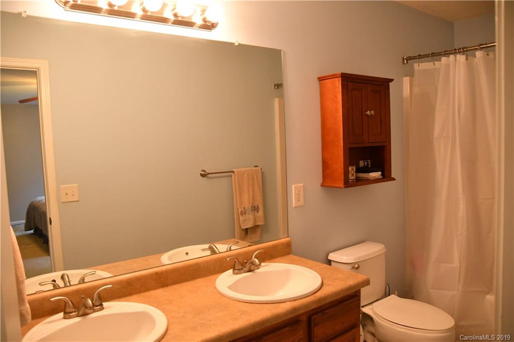 6006 Raisin Tree Lane Charlotte, NC 28215 - Photo 8 of 13 Gallery Image 8