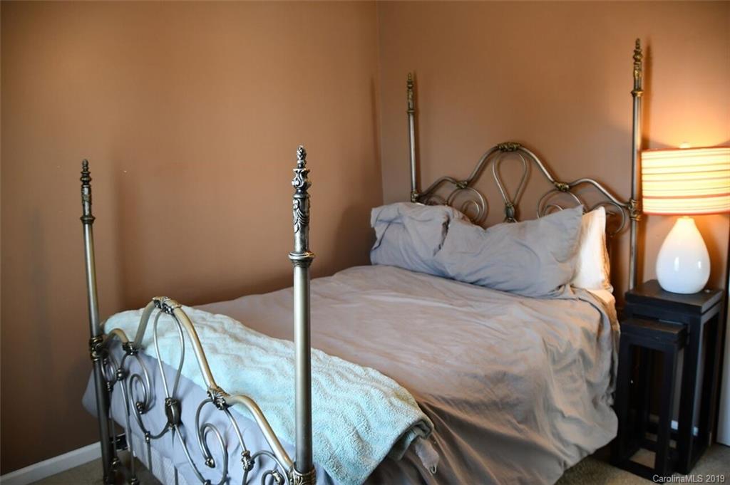 6006 Raisin Tree Lane Charlotte, NC 28215 - Photo 10 of 13 Gallery Image 10