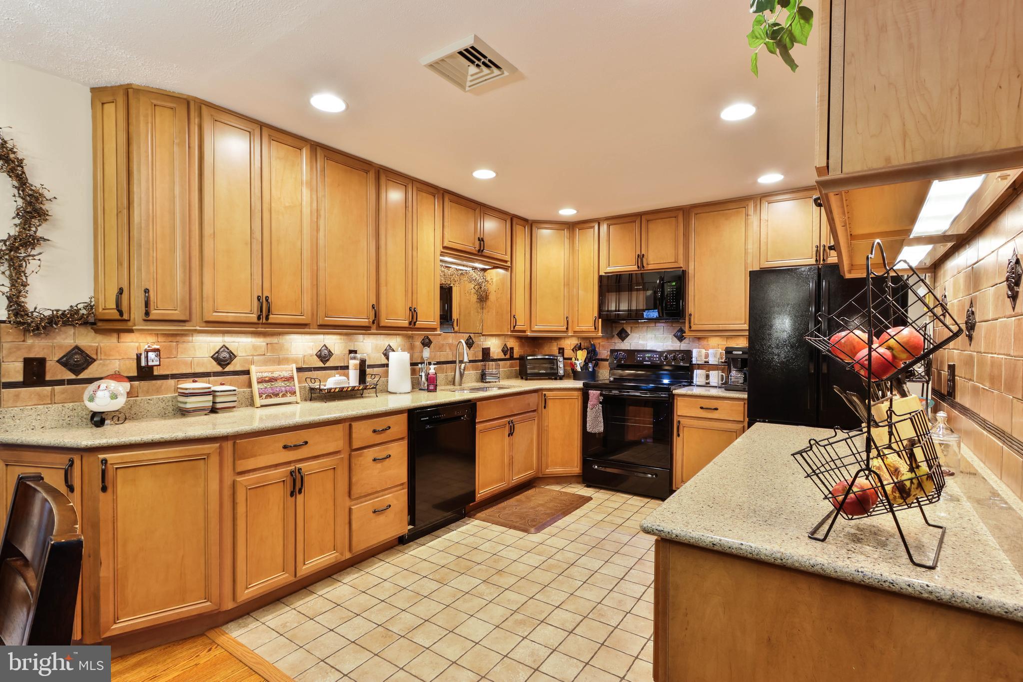 2402 Keeler Road Bath, PA 18014 - Photo 15 of 65